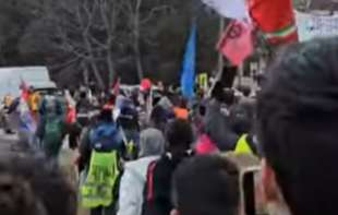 Počeo <span style='color:red;'><b>veliki protest</b></span> 