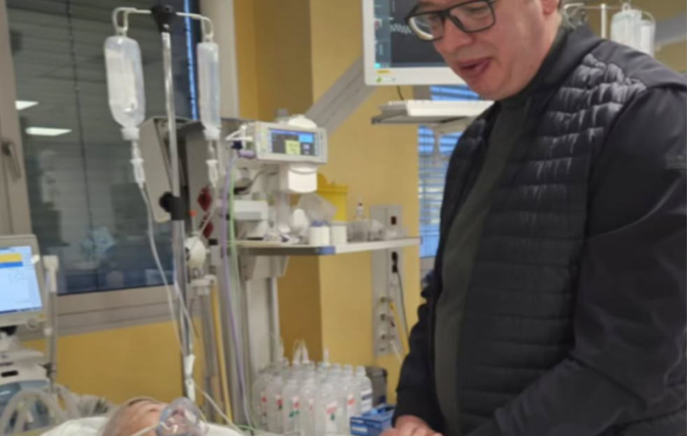 Vučić posetio poslanicu Obradović u bolnici: 