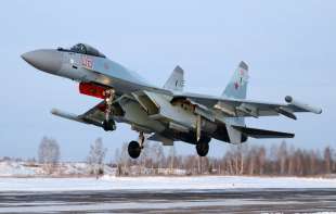 Ruski Su-35 su moćniji od američkih <span style='color:red;'><b>F-16</b></span>