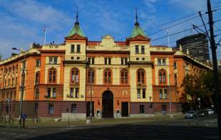 Vlada Srbije <span style='color:red;'><b>poklon</b></span>ila i Kasarnu Sedmog puka Trampovom zetu