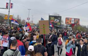 Masovni studentski protest, kolona krenula sa Novog Beograda: <span style='color:red;'><b>Okupljanje</b></span> ispred Skupštine, bina i na Slaviji (FOTO)
