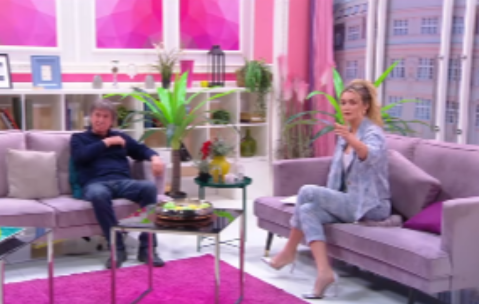 Peh na snimanju emisije: Pevač doživeo nezgodu, voditeljka odmah skočila (VIDEO)