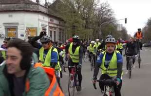 Pedalama do pravde: Studenti <span style='color:red;'><b>biciklisti</b></span> završili drugu etapu i stigli u mađarski Dunajvaroš 