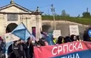 Podrška za predsednika: Studenti kontra-<span style='color:red;'><b>pešaci</b></span> krenuli iz Novog Sada na Vučićev kontramiting (VIDEO)