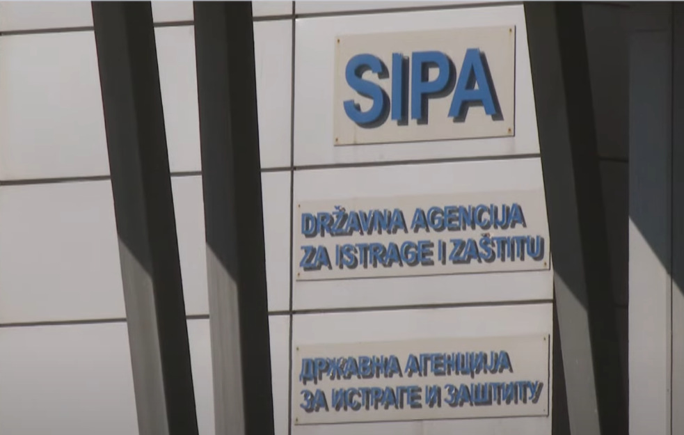 SIPA sprovela veliku akciju u Banjaluci: Pretresi i privođenja zbog sumnje na krijumčarenje ljudi