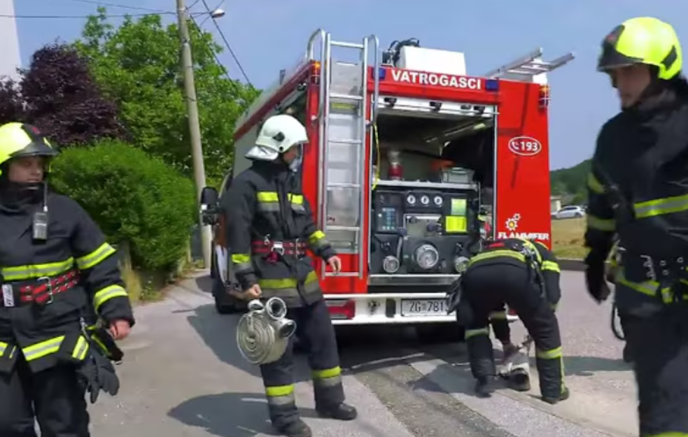 Veliki požar u fabrici 