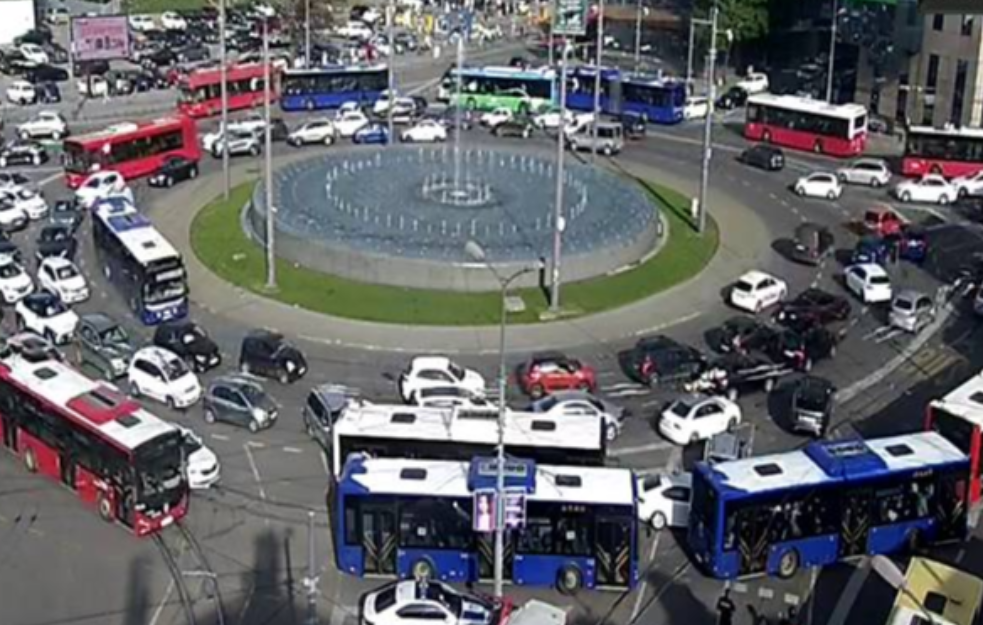 Ogromne gužve u saobraćaju širom Beograda: Na Slaviji kolaps