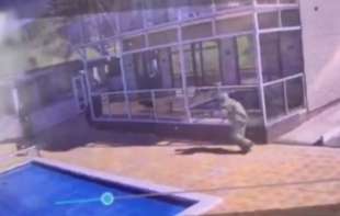 Ruski mafijaš Krasnojarski likvidiran u svojoj vili: Kamera sve snimila (VIDEO)