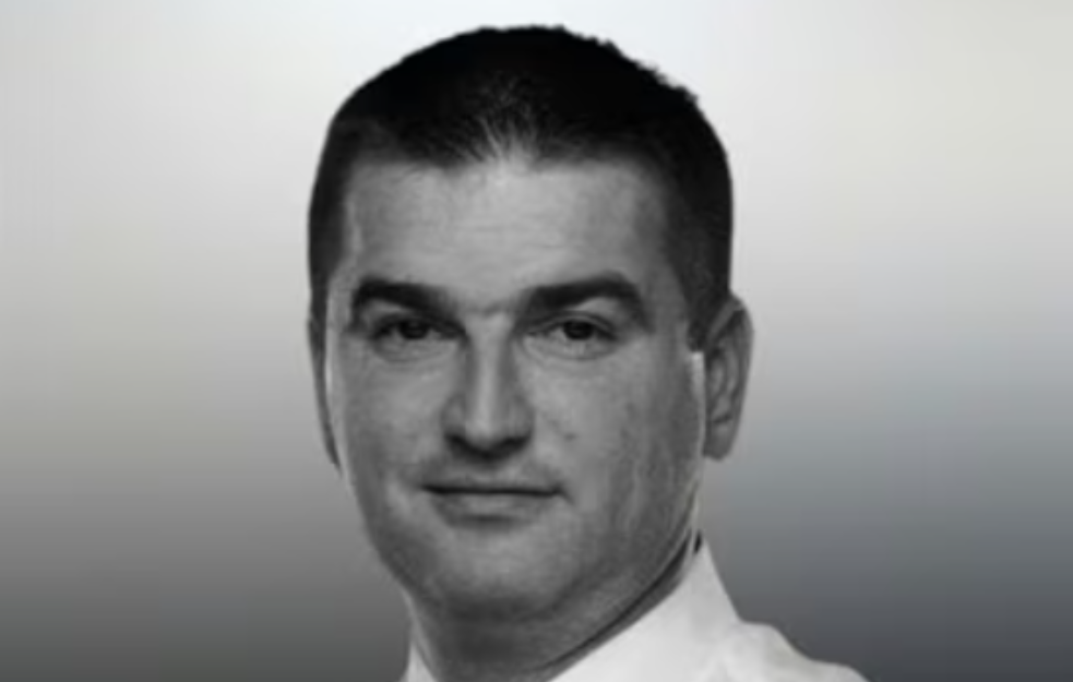 Poslednji ispraćaj porodice Todorović: Danas sahrana poslanika, njegove supruge i ćerke