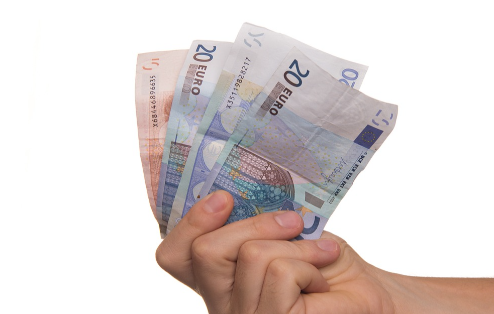 Srbija plaća visoku cenu zaduživanja