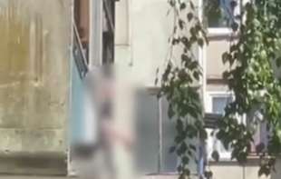 Muškarac na Vidikovcu preti samoubistvom na terasi stana: Drži nož i pištolj