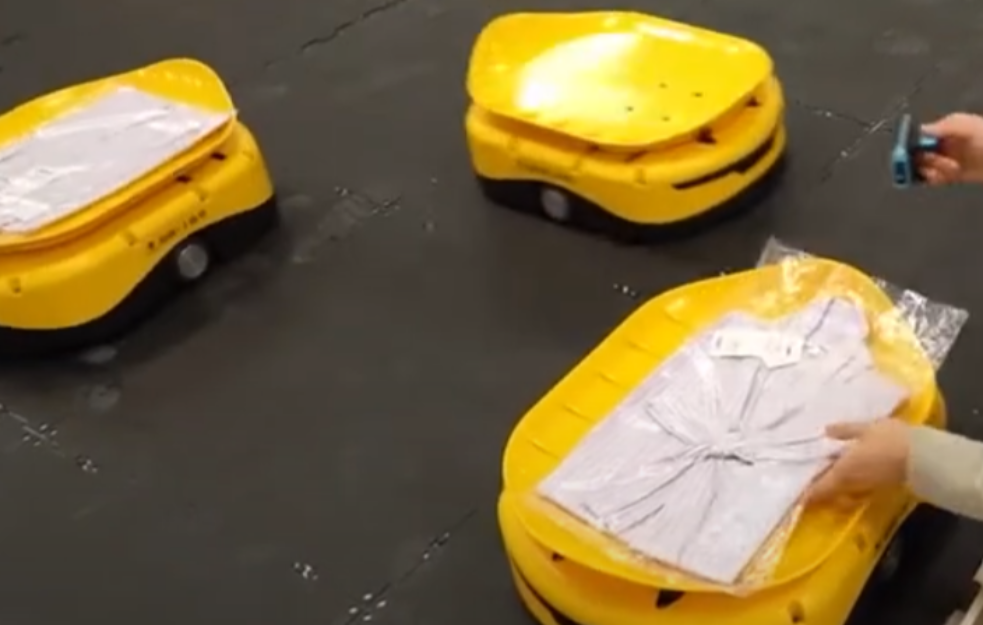Roboti sortiraju pošiljke u poštansko-logističkom centru u Nišu