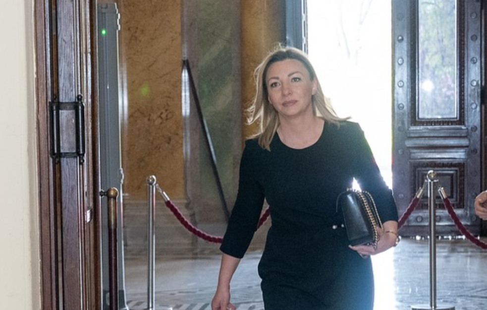 Macura povodom Dana sećanja na žene žrtve nasilja: Prijavljivanjem nasilja štitimo žene i spasavamo život