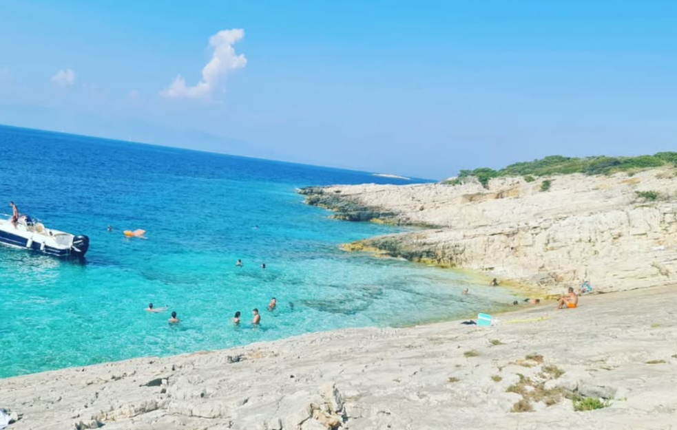 Incident u Hrvatskoj: Muškarac napao britanske turiste na jedrilici kod Vele Luke