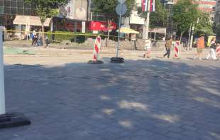 Bubrezi da otpadnu zbog Šapića i Vesića: Kocke na Trgu republike ponovo izvađene