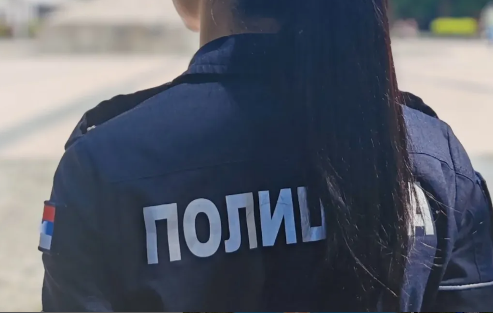 Uskoro dozvoljene brade, tetovaže i pirsinzi policajcima u Srbiji: Promene pravila o izgledu službenika MUP-a