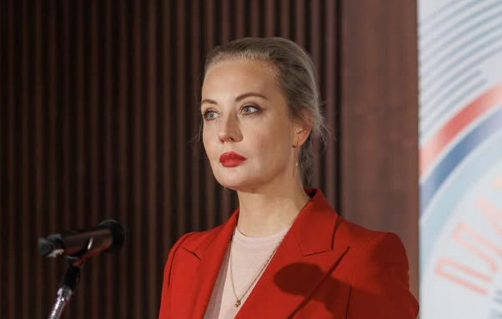 Julija Navaljna iz Pariza pokreće televiziju u znak sećanja na Navaljnog i borbu za slobodne medije u Rusiji