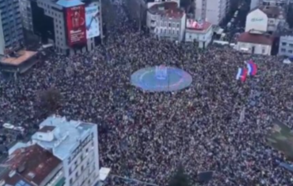 Izveštaj organizacije Earshot o 15. martu potvrdio: Građani Srbije su bili napadnuti zvučnim topom