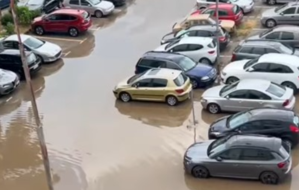 Nezapamćeno nevreme u Priboju: Ulice pod vodom, u okolini proradila klizišta, šteta ogromna (VIDEO)