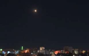 Iran lansirao hipersonične rakete na Izrael; Tramp zahteva bezuslovnu predaju Teherana