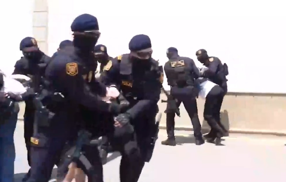 Osveta za smrt mafijaša? U Bakuu uhapšeno sedmoro zaposlenih u agenciji Sputnjik Azerbejdžan (VIDEO)