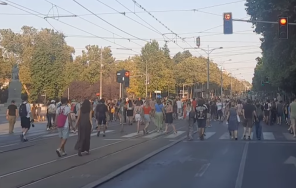 Nastavljene su blokade širom Srbije, gde se okupljaju građani?
