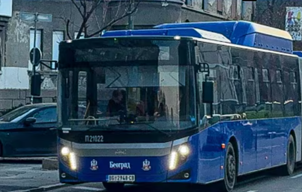 Beogradske ulice prohodne, javni prevoz funkcioniše redovno