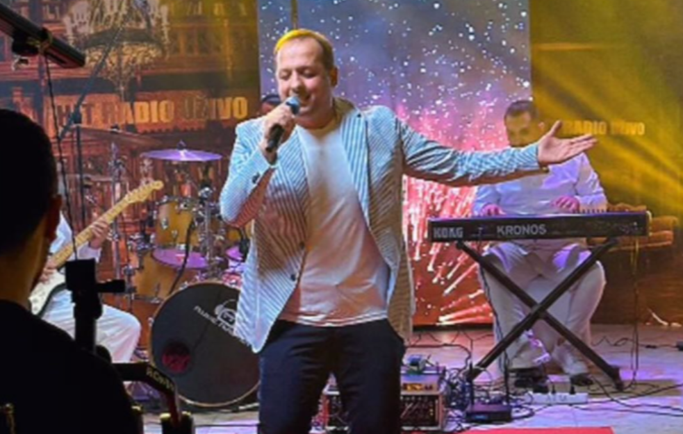 Emir Habibović se slikao pored pravog remek dela od torte FOTO