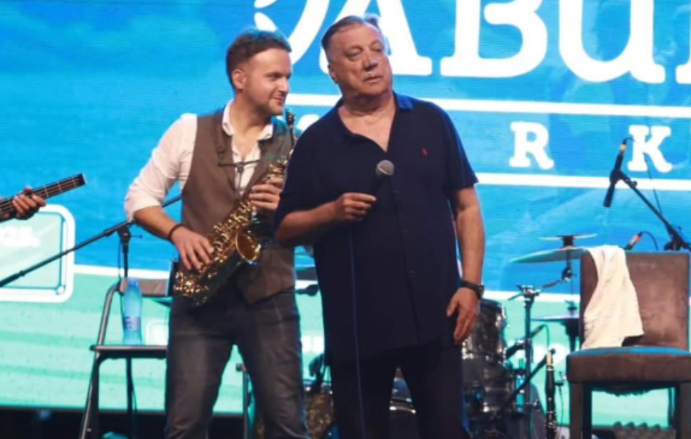 Poznati pevač posetio Halida Bešlića: „Mentalno je jak“