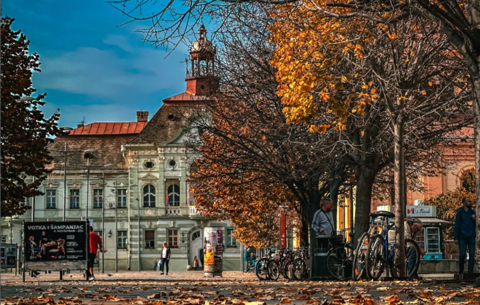 Zrenjanin: Inicijativa IZRAZ poziva zaposlene u javnom sektoru da prijave ako su pod pritiskom da idu na skup SNS