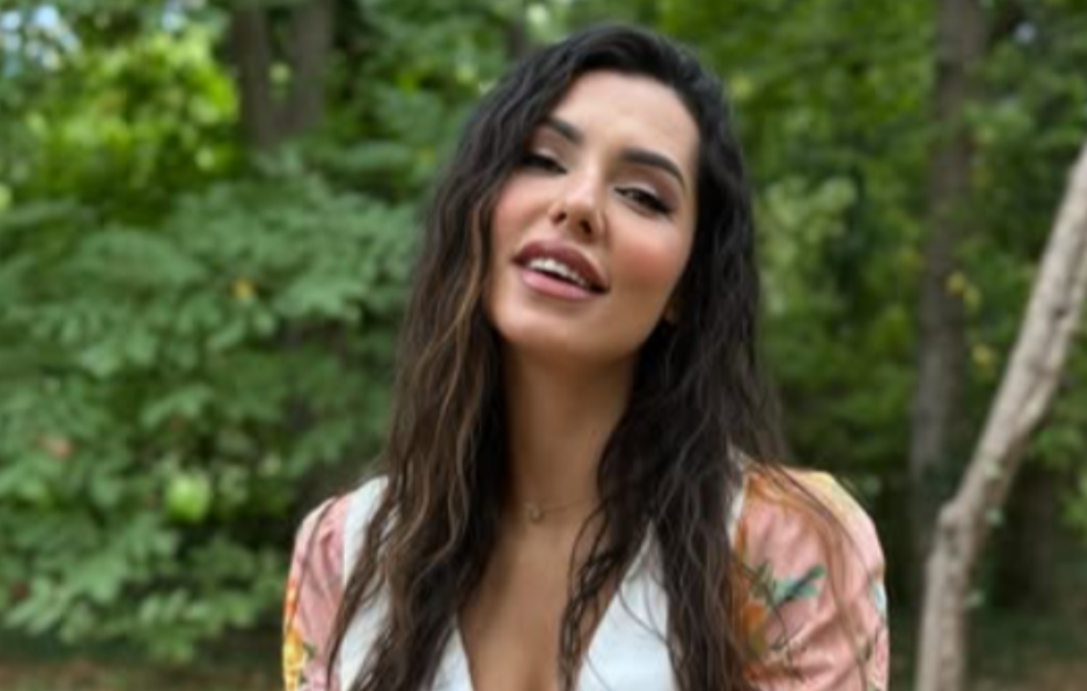 Ovu pesmu Tanja Savić smatra autobiografskom: „Bio je taj momenat u mom životu“