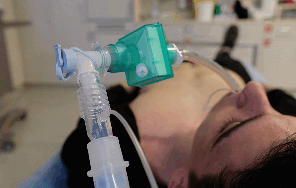 OPASNOST PO NAJMLAĐE! Sve veći broj mališana zbog korone završava na respiratoru: Ugrožena i zdrava deca