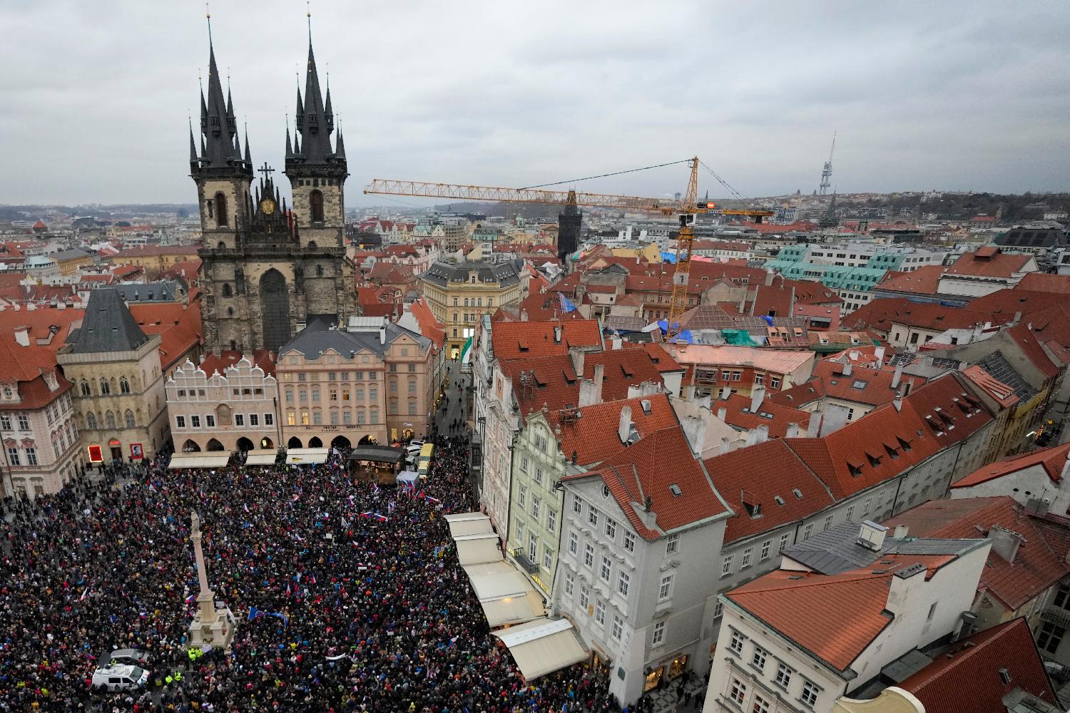 virusoutbreakczechrepublic64318-21321560464318_b (1)