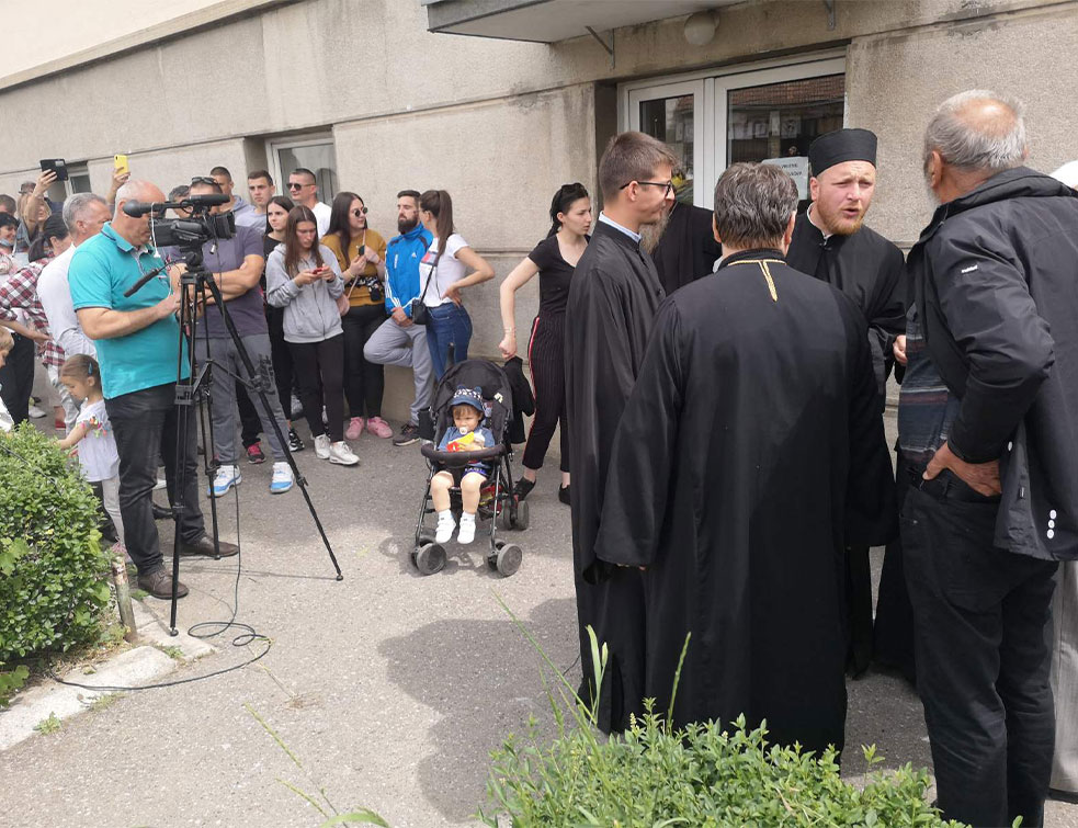 Beranci pred Sudom brane svoje sveštenstvo: Počela saslušanja beranskih sveštenika (VIDEO)