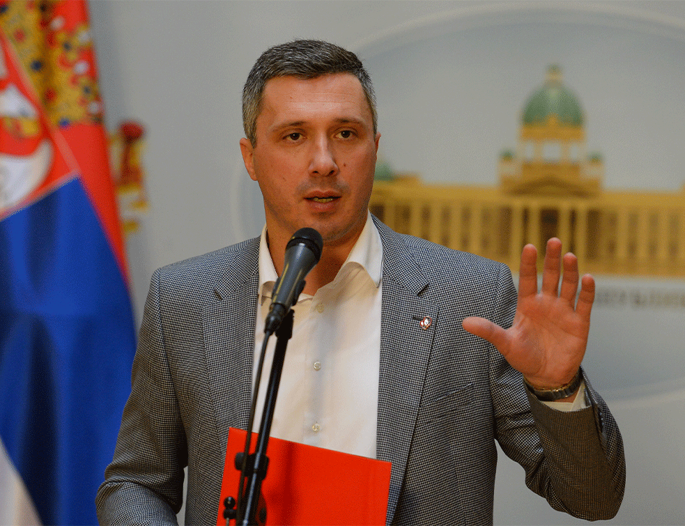 Obradović: Vučić zbrzava izbore da  na leto prizna Kosovo