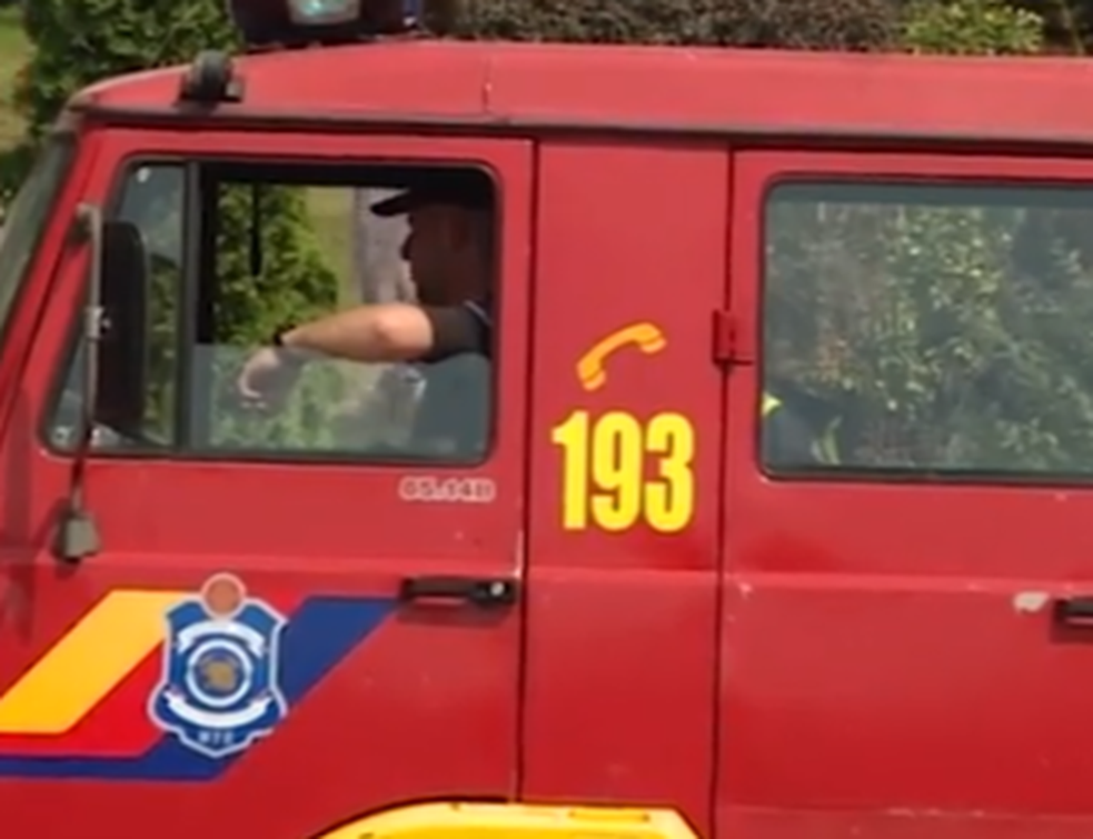 35 vatrogasaca gasi požar na Altini!