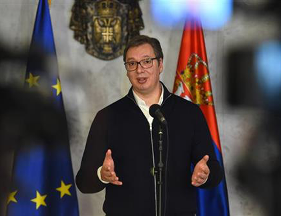 Vučić danas sa Makronom i Putinom, razgovori pre kriznih štabova