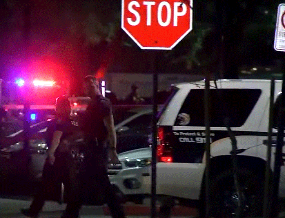 Pucnjava u SAD: Napadač pucao iz automata u tržnom centru i prenosio uživo (VIDEO)
