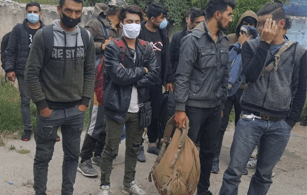 TUČA MIGRANATA U PRIHVATNOM CENTRU 'MIRAL': U Velikoj Kladuši se protive konstantnom prilivu migranata! (VIDEO)