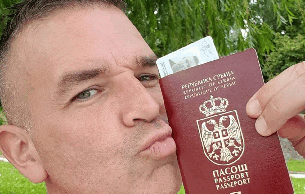 Ostvarili san, dvojica Amerikanaca dobili <span style='color:red;'><b>srpski pasoš</b></span>, jedan pokazao celom svetu ko su Srbi (FOTO, VIDEO)