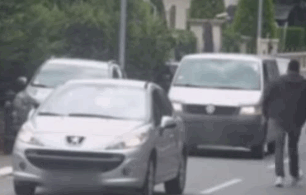 TUČA DVA MLADIĆA NA NOVOM BEOGRADU: Fizički obračun zbog parkiranog kombija