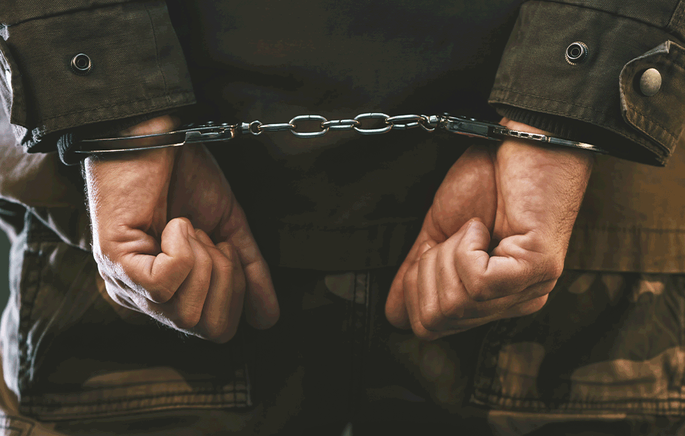 UHAPŠEN KOTORANIN U KRALJEVU: Policija privela osumnjičenog za ŠVERC KOKAINA sa Interpolove poternice

