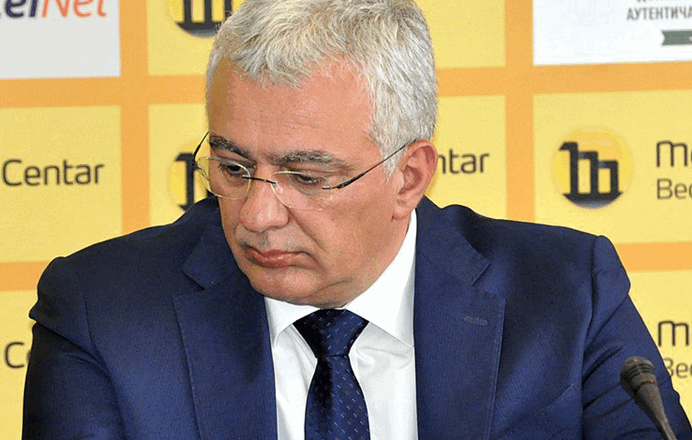Rampa za Mandića pri ulazu u Crnu Goru, vraćeni sa granice jer su bili u SRBIJI