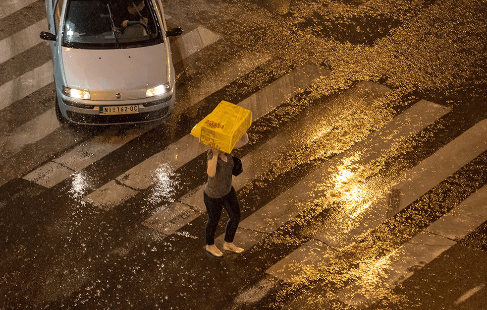 Ovo nije bilo u poslednjih 25 godina, Niš na udaru jakog nevremena (FOTO, VIDEO)