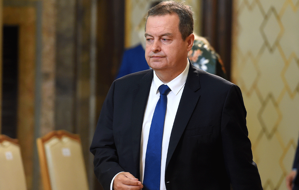 MINISTRE DAČIĆU, DA LI STE VI ODOBRILI POŽAREVAČKOJ POLICIJI DA NEDUŽNOJ DANIJELI MITROVIĆ POLOME REBRA?! 