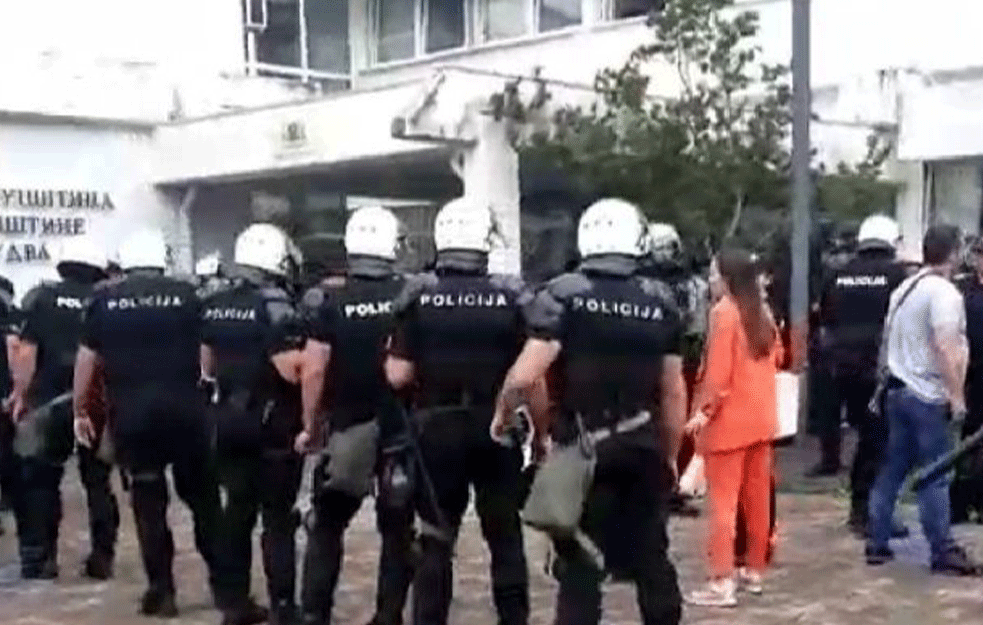 BUDVA KAO 'GRAD SLUČAJ': Šta stoji u pozadini konstantnih udara režima DPS na budvanske vlasti?