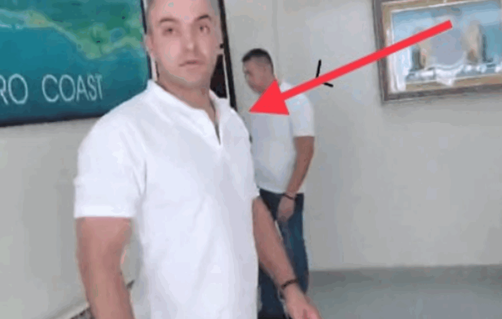 Mladića, koji je osuđen na tri godine zatvora zbog pljačke Prve banke, DPS je angažovao da čuva SO Budva