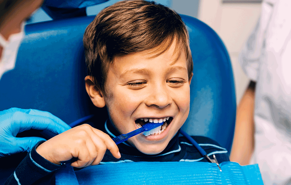 VEČITA DILEMA : Koliko često treba menjati četkicu za zube