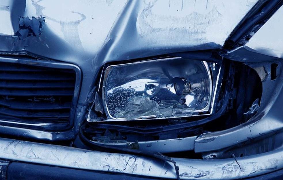 UDARIO U BETONSKI ZID, SLETEO S PUTA, NA MESTU MRTAV: Teška saobraćajna nesreća u selu Duboka kod Jagodine!