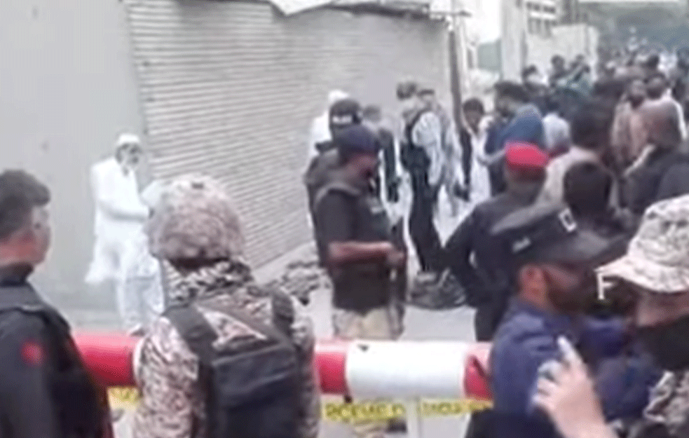 DIGLI U VAZDUH BERZU: U Pakistanu stradalo 6 osoba, NAPADAČI UBIJENI! (VIDEO)